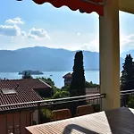 In A Prime Location On Maggiore Lägenhet