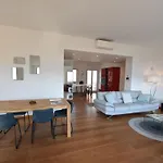 In A Prime Location On Maggiore Lägenhet