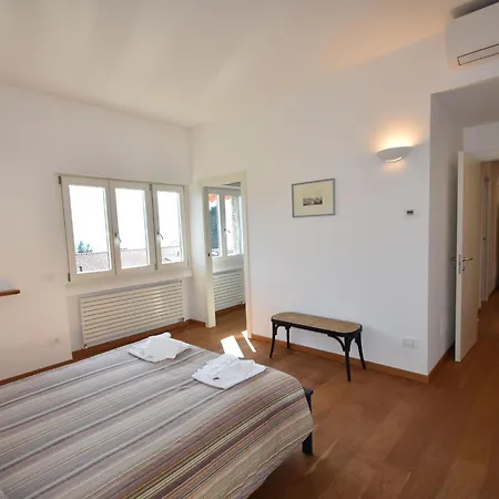 Close To The Lake, With Panoramic Balconies Verbania