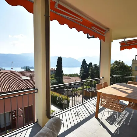 Close To The Lake, With Panoramic Balconies Verbania