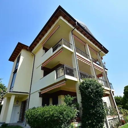 Hébergement de vacances Close To The Lake, With Panoramic Balconies *