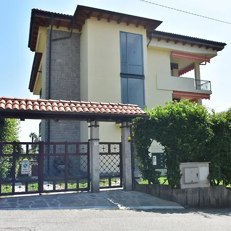 In A Prime Location On Maggiore Verbania