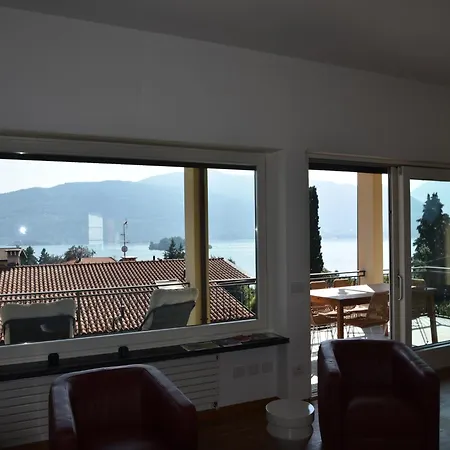 In A Prime Location On Maggiore Lejlighed *