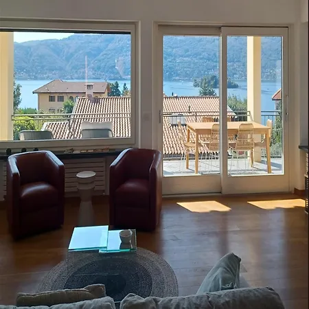 In A Prime Location On Maggiore Lejlighed Verbania