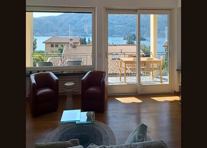 In A Prime Location On Maggiore Apartmán Verbania